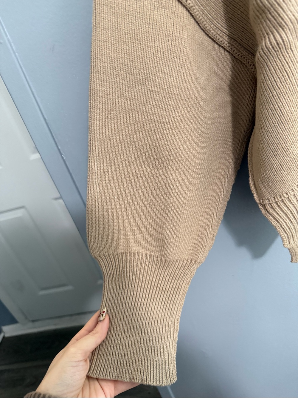Zenana Oversized LT Mocha Mock Neck Cropped Sweater Exposed Seam Hi Low CC08 - Picture 3 of 6